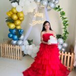 Nitanshi Goel Instagram - Happy 15th Birthday to me♥️✨ . 👗 @the_adhya_designer Event managed by @asquaremedia786 Decor- @all_grand_events 🎂@mariyams_cakery . #15thbirthday #happybirthday #nitanshigoel Its My Birthday