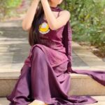 Nitanshi Goel Instagram - Comment your fav line from this magical song✨ Outfit @krishaclothing Jewellery @mv.fashionjwellery . #ghodeypesawaar #ghodepesawarchallenge #kala #nitanshigoel #pathan #pathaan #nitanshians