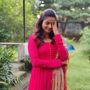 Nithya Ram Instagram - Unbothered😅
.
.
.
.
.
.
.
📷: @darsu_sundaram 
👗: @chakrabortymukta