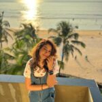 Niti Taylor Instagram - ☀️Pocket-sized sunshine for a gloomy day☀️