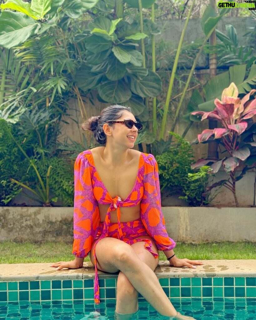 Niti Taylor Instagram - Splish, splash, and summer smiles! ☀️🏊‍♀️ #PoolsideParadise