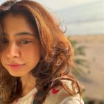Niti Taylor Instagram - ☀️Pocket-sized sunshine for a gloomy day☀️
