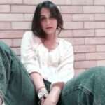 Niyati Joshi Instagram - #bluedenims #whitetop #alltimefavourite #actor #niyatijoshi