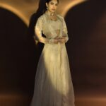 Nushrratt Bharuccha Instagram - My Hour ⏳ Outfit @awignaofficial Choker @ut_jewellery_by_harveen Earrings and ring @anayah_jewellery Stylist @nidhijeswani Makeup @vardannayak Hair @cheemabaljit2 📸 @miteshsphotography