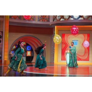 Oindrila Saha Instagram - Aj amra aschi thik bikel 5 tay didi no 1 a ...sudhu matro @zeebanglaofficial 
.
.
.
.
Thank you @oindrila_universe for this beautiful dress ❤️
#zeebangla#didino1 #sreenipa#mithai#sisters#sisterlove❤️