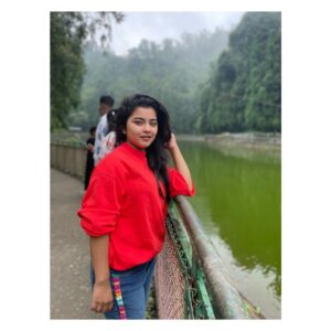 Oindrila Saha Instagram - Day 2.....
.
.
.
.
.
#travel#mountains#mountainslover#family #tour#sikkim#bonfire #dance