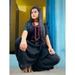 Oindrila Saha Instagram - Wohi shoonya hai wohi ikaai🙏🏻 Jiske bheetar basta Shiva hai🔱 . . . . . . 📸 @dhrubo.s