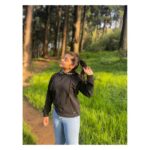 Oindrila Saha Instagram - Sochu Main Tham Jaaye Pal Yeh Paas Mere Jab Ho Tum ……⛰️⛰️☀️☀️🌄❤️❤️