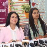 Pakhi Hegde Instagram - सेल्फ डिफेंस को पाठ्यक्रम में शामिल करने के लिए आयोजित "press conference" जिसके जरिए सरकार से ये मांग पाखी जी की तरफ से की आत्मसुरक्षा के क्लास को हर स्कूल में लागू किया जाए ताकि लड़कियां अपनी सुरक्षा के लिए खुद मजबूत हो ❤️❤️ बाकी जितने लोगों ने सहयोग किया खास तौर स्काई गार्डन के सभी सदस्यों का आभार,और साथ ही जितने टीम मेम्बर्स थे सबका शुक्रिया ❤️🙏 और सबसे अधिक धन्यवाद सभी पत्रकार बंधुओं का क्योंकि उनके बिना यह कार्यक्रम संभव ही नहीं था❤️🙏 बेहतरीन प्रेस कॉन्फ्रेंस की कुछ तस्वीरें ❤️❤️ Gorakhpur