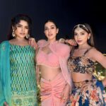 Palak Purswani Instagram - Shaam gulaabi 💓 Outfit @vridhisomaani Styled by @stylebyniti • • • • • #diwali2023 #ethnicwear #indianwear #palakpurswani