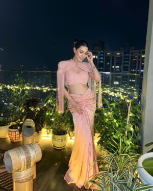 Palak Purswani Instagram - Shaam gulaabi 💓

Outfit @vridhisomaani
Styled by @stylebyniti
•
•
•
•
•
#diwali2023 #ethnicwear #indianwear #palakpurswani