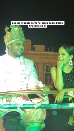 Palak Sindhwani Instagram - Samajh Gaye na?! 🫣💃
.
.
#wedding #weddingreels #dancereels #baarat #siblings #trendingreels #reelitfeelit #instareels #weddingday #explore #fyp #palaksindhwani