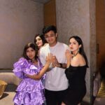 Palak Sindhwani Instagram - What a Fun filled Night with my homies!!❤️✨💃 Wearing - @tomberamoureuxin X @zaamo.official . . #postoftheday #tbt #friends #fun #instamood #ootd #party #instagood #love #palaksindhwani