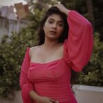 Parvathy Saran Instagram - doin’ it my way 🌙 . Shot by @you_and_i_studios MUA @tarangini_mua Styling @tarangini_mua