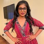 Parvathy Saran Instagram - Aarthi ❤️ from #MY3 webseries streaming now on @disneyplushotstartamil 🤖 Thank You Director Rajesh sir for all the fun filled learnings.. Thank You @karthickdir.7 for looping me in to this cute project.. really means a lot !! Thank You @ihansika for being the sweetest artist & teaching me some acting tricks, Also @shanthnu avargalae tx for the acting improvisation tips.. @themugenrao @jananihere_ @iashnazaveri @narayan_live are some very good soul that I met in the sets of #MY3… Nandri @pradeepmilroy sirrr for this special series 🤗 Cheers to Cinema 🎞️ Kodaikanal- Princess of Hills