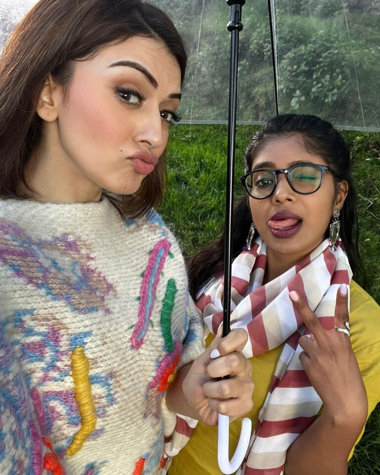Parvathy Saran Instagram - Aarthi ❤️ from #MY3 webseries streaming now on @disneyplushotstartamil 🤖 Thank You Director Rajesh sir for all the fun filled learnings.. Thank You @karthickdir.7 for looping me in to this cute project.. really means a lot !! Thank You @ihansika for being the sweetest artist & teaching me some acting tricks, Also @shanthnu avargalae tx for the acting improvisation tips.. @themugenrao @jananihere_ @iashnazaveri @narayan_live are some very good soul that I met in the sets of #MY3… Nandri @pradeepmilroy sirrr for this special series 🤗 Cheers to Cinema 🎞️ Kodaikanal- Princess of Hills