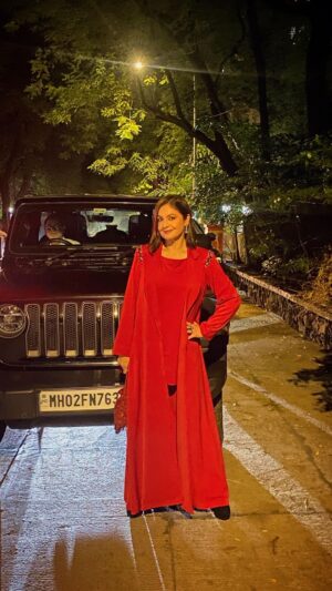 Pooja Bhatt Instagram - Work hard.. Party harder! #liferules
#biggbossott2 #successparty🎉