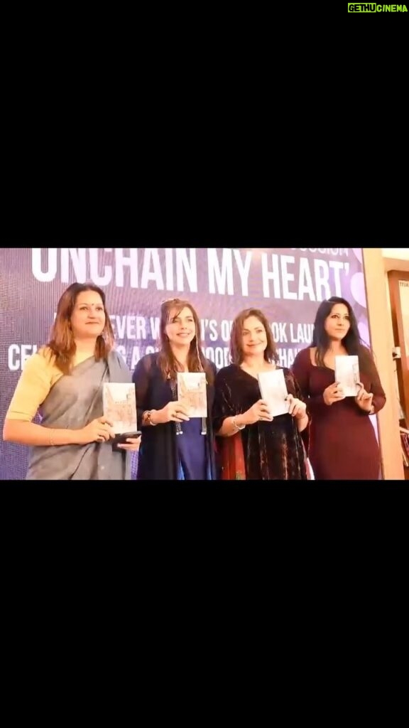 Pooja Bhatt Instagram - Book launch and panel discussion with the mavericks. #UnchainMyHeart #sharikasharma #fempowermentfoundation #kirensrivastav #poojabhatt #priyankachaturvedi #womenempowerment #womeninpower