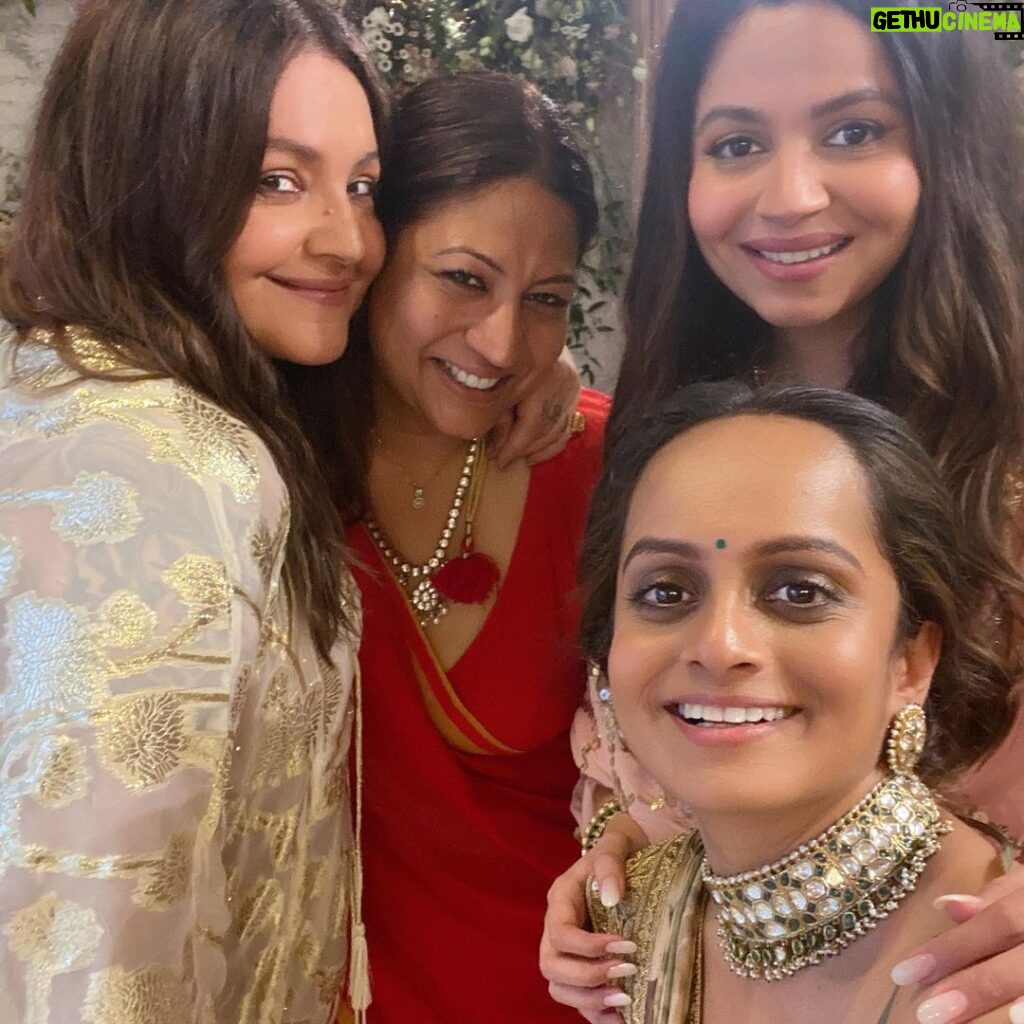 Pooja Bhatt Instagram - To Shaheen- the Wonder Woman in all our lives.. I quote from Wonder Woman- “Sisters in battle, I am shield and blade to you. As I breathe, your enemies will know no sanctuary. While I live, your cause is mine.” Love you wise one! Have the happiest birthday EVER! ♥️ #ShaheenBhatt #birthdaygirl #wonderwoman #familyties❤️