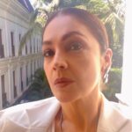Pooja Bhatt Instagram - Some white.. some light.. 🤍 #iffigoa #sanaa #sanaathefilm #iamsanaa #iffi54 #iffi2023 #white #light