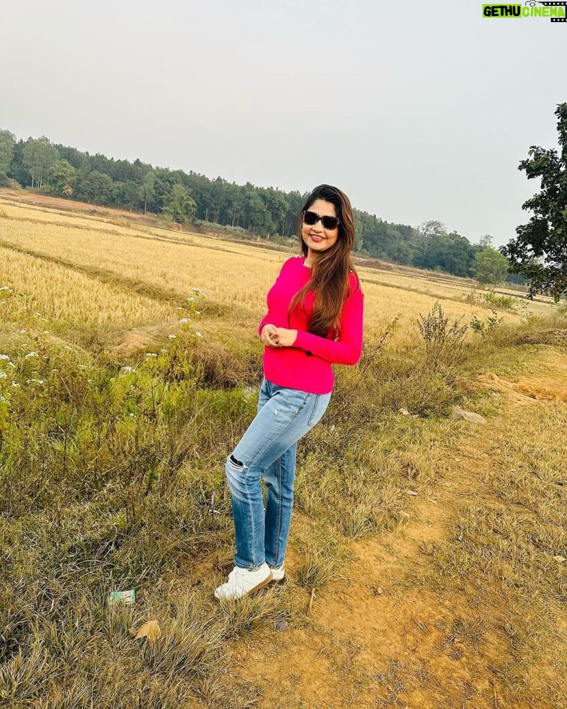 Poonam Mishra Instagram - Jobs fill your pocket, but adventures fill your soul. And I have job that fill my soul. #ilovemylife #travel #newplacestoexplore