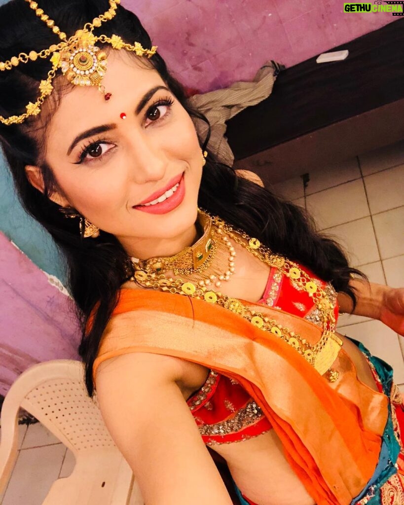 Poonam Rajput Instagram - Shooting for #tenalirama #sabtv #sabtvfans #jaganmohini #shootmode 😊 #maytho