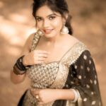 Pranika Dhakshu Instagram - எடுத்துக்காட்டிற்கு எங்கு போவேன்… நகலே இல்லா நறுமணம் அவள்….!!!!!🍃✨ . . Costume : @diademstore.in MUA : @sharanyas_makeupartistry Pc : @skmani_photography . . #pranikadhakshu #zeeawards #outfit #classy #black #diademuertos #zeeawards2023 #zeetamil #meenachiponnunga