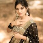 Pranika Dhakshu Instagram - எடுத்துக்காட்டிற்கு எங்கு போவேன்… நகலே இல்லா நறுமணம் அவள்….!!!!!🍃✨ . . Costume : @diademstore.in MUA : @sharanyas_makeupartistry Pc : @skmani_photography . . #pranikadhakshu #zeeawards #outfit #classy #black #diademuertos #zeeawards2023 #zeetamil #meenachiponnunga