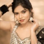 Pranika Dhakshu Instagram - Just Looking Like a wow …!!! ✨🖤 . . Costume : @diademstore.in MUA : @sharanyas_makeupartistry Pc : @skmani_photography . . #pranikadhakshu #zeeawards #outfit #classy #black #diademuertos Chennai, India
