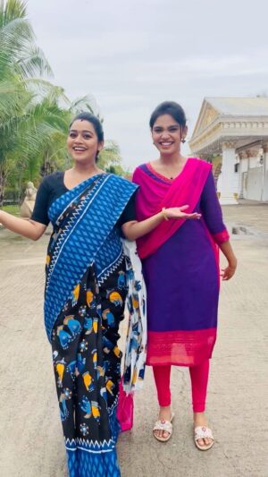 Pranika Dhakshu Instagram - Jumping into the trend 🤩😉

#gayathiri #sister #love #trendingreels #pranikadhakshu #meenakshiponnunga #zeetamil #durga #yamuna #kavalaiya #lajavathiye