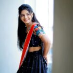Pranika Dhakshu Instagram - காலங்கள் மாறலாம்... ஆனால் மனதில் தோன்றும் எண்ணங்கள் மாறுவதில்லை...:) . . Costume : @spans.studio Pc: @smilecreators_photography . . #pranikadhakshu #coimbatore #blacklover #spbsir #hissongs #nillavevaa #oldisgold Coimbatore, Tamil Nadu