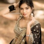 Pranika Dhakshu Instagram - Just Looking Like a wow …!!! ✨🖤 . . Costume : @diademstore.in MUA : @sharanyas_makeupartistry Pc : @skmani_photography . . #pranikadhakshu #zeeawards #outfit #classy #black #diademuertos Chennai, India