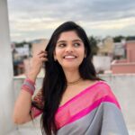 Pranika Dhakshu Instagram - என் விலாசமே அவள்தான்…!!!!! 🍃✨ Beautiful saree from @kaithari_nesavu_sarees Blouse @vmakeu_designer_blouses . . . #pranikadhakshu #saree #sareelove #sareelover #sareefashion #sareecollection #style #traditional