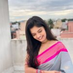 Pranika Dhakshu Instagram - என் விலாசமே அவள்தான்…!!!!! 🍃✨ Beautiful saree from @kaithari_nesavu_sarees Blouse @vmakeu_designer_blouses . . . #pranikadhakshu #saree #sareelove #sareelover #sareefashion #sareecollection #style #traditional