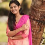 Pranika Dhakshu Instagram - வானவில்லே கவிதை கேட்டால் வார்த்தைகளுக்கு நான் எங்கு செல்ல…??? வேண்டுமென்றால் வண்ணத்துப்பூச்சியின் வண்ணத்தை வார்த்தைகளில் சாயம் பூசி அனுப்பவா…!!!! 🦋🍃 Beautiful kurti from @labelssarumathi . . . #pranikadhakshu #zara #durga #meenakshiponnunga #zeetamil #kurti #kurtilover