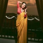 Pranitaa Pandit Instagram - Happy Diwali 🪔.. @lighterature_studios . . . . Goa, India