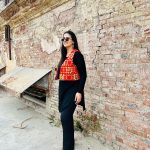 Pranjal Dahiya Instagram - taur tappa raula rappa done rakhdae 🖤✨ . . . #pranjaldahiya #gulabiqueen