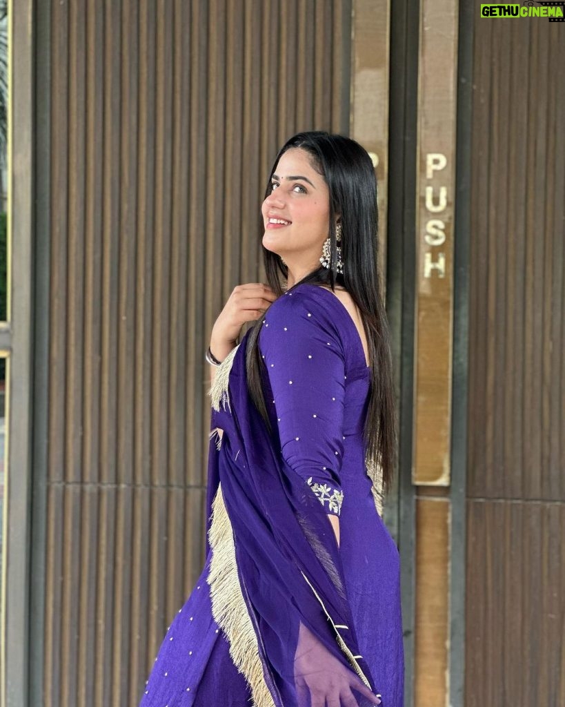 Pranjal Dahiya Instagram - Wearing this beautiful outfit from @culturehisar 🤍 . . #gulabiqueen #pranjaldahiya