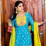 Pranjal Dahiya Instagram - Ek main paya suit punjabi 🥰 Duja mere Nain sharabi 👀 Do You guys agree ?…. . . #pranjaldahiya #gulabiqueen