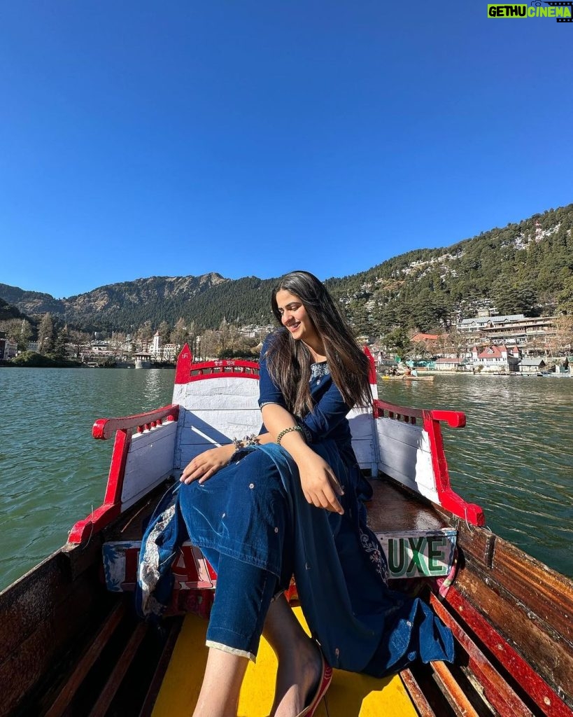 Pranjal Dahiya Instagram - Mohabbat Ka Pata Nahi Bas Lagav Sa Hai, Jo Bhi Kehlo Bas Be-Hisaab Sa Hai 🥀 . . #pranjaldahiya #gulabiqueen #nanital #nanitallake #mangolake Nainital The Lake City Of Uttarakhand India