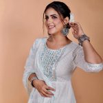 Pranjal Dahiya Instagram - Naina tere kajrare hai Naino pe hum dil haare hai 💙