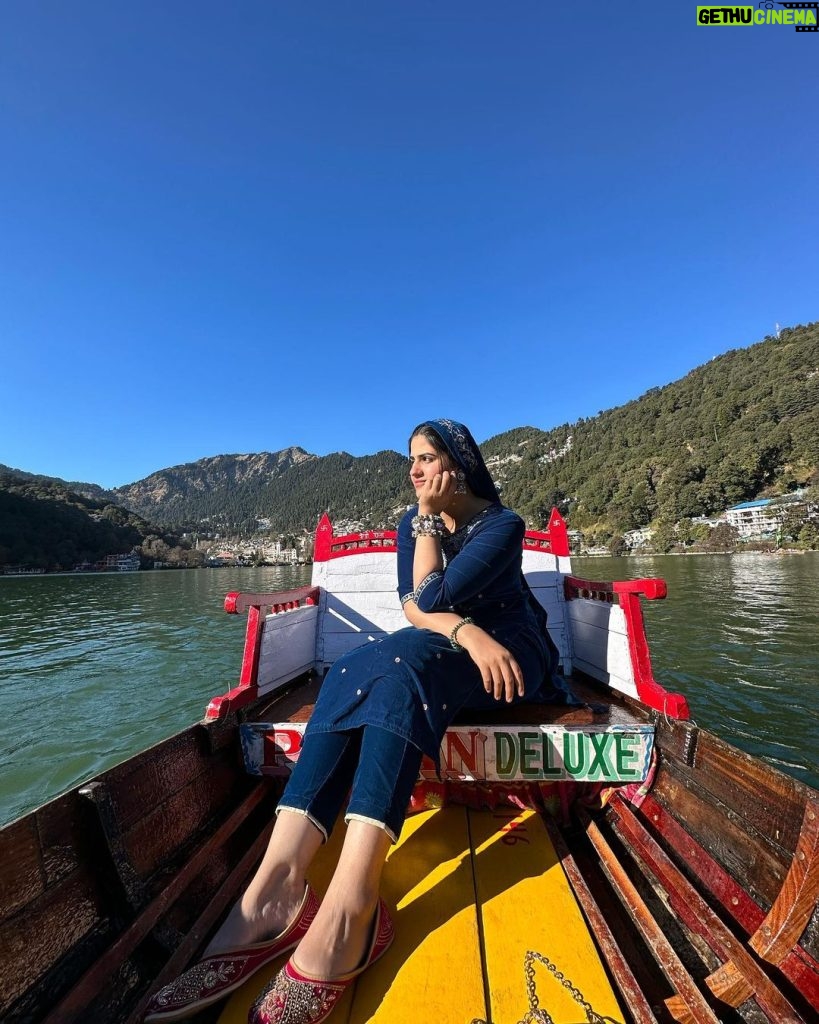 Pranjal Dahiya Instagram - Mohabbat Ka Pata Nahi Bas Lagav Sa Hai, Jo Bhi Kehlo Bas Be-Hisaab Sa Hai 🥀 . . #pranjaldahiya #gulabiqueen #nanital #nanitallake #mangolake Nainital The Lake City Of Uttarakhand India