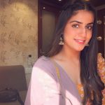 Pranjal Dahiya Instagram - Je Yaar Ni Banauna Mainu Jhanjar Bana Lai Pair Di ✨