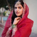 Pranjal Dahiya Instagram - Mohabbat Ho Rahi hai beshumar Ho rahi hai.. Magar ye nahi k Pehli baar ho rahi hai.. Hui hai Kai Baar par Par Afsos Is Qadar Nahi .. jis kadar Ho rahi hai Tumse Aakhiri baar ho rahi hai..❤️ . . . #pranjaldahiya #gulabiqueen