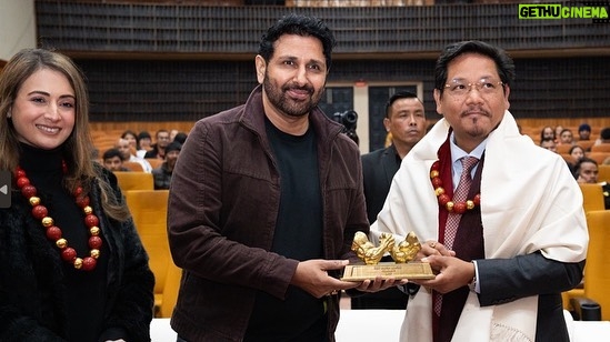 Preeti Jhangiani Instagram - Thank you to Hon #Meghalaya Chief Minister @conrad_k_sangma sir for gracing the Shillong ArmFight 2023 finale and giving his inspiration and guidance 🙏🏻 and honouring the winners of the Men’s and Women’s COC @deepankar_4101990 and @yogesh._choudhary19 alongwith PAFI President @jhangianipreeti #shillong #armwrestling Shillong,Meghalaya