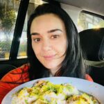 Preity Zinta Instagram - दहीं पूरी हो तो एसी हों वरना न हों ❤️ #dahipuri #streetfood #yummm Mumbai - मुंबई