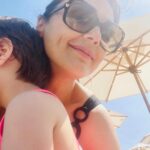 Preity Zinta Instagram - Beach days ❤️ so much to be grateful for 🙏 #ting