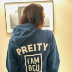 Preity Zinta Instagram - Flaunting my new jumper from @mybcu Thank you so much for the love & for the honorary doctorate 🙏 I will will always wear it with pride 💙 #ting #gratitude