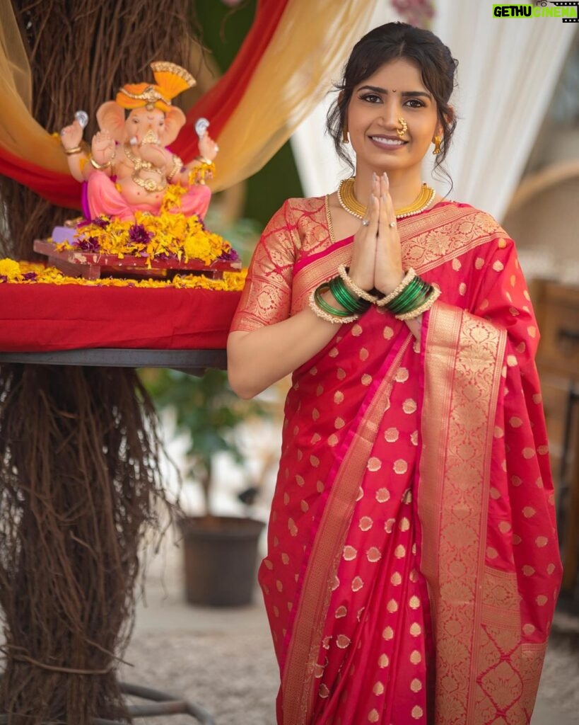 Priya Ahuja Instagram - Shubh Ganesh Chaturthi ❤️ May Bappa bless u all with happiness love success and peace Photographer: @photo_vinayak Team: @zerographyvlogs Stylist : @style_deintrepide Jewellery: @itahdnura Makeup:@makeovers_by_rinku_ondhia_soni Hair: @hairbymonicaajain__ Location: @truetrammtrunk @iampuneetgidwani Special thanks to @traveler_boy_akshay for the Murti Of Lord Ganeshji