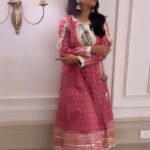 Priya Ahuja Instagram - Optimism is a happiness magnet. If you stay positive, good things and good people will be drawn to you. Styled n video by: @style_deintrepide Hair: @makeover_byaarti Location: @vloungedeck & @bageecha_bytouchofclass